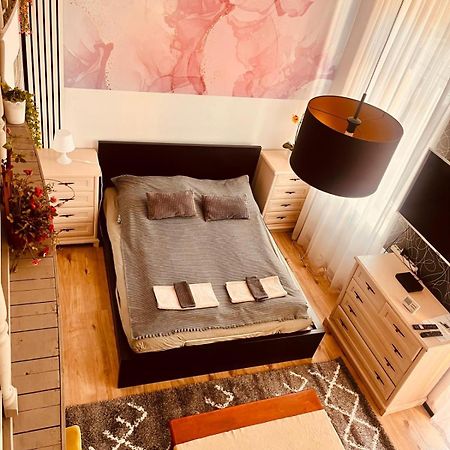 Kalvaria With Balcony, Free Parking And Ac Budapest Exterior photo