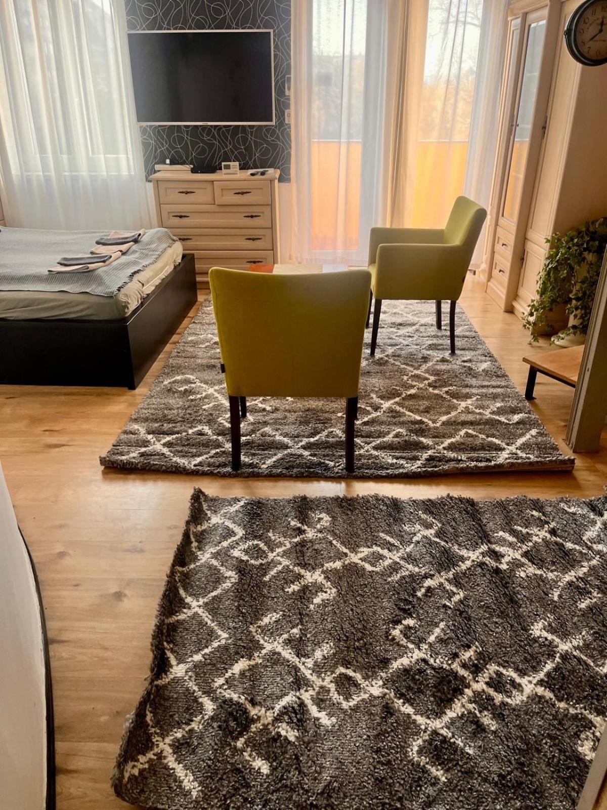 Kalvaria With Balcony, Free Parking And Ac Budapest Exterior photo
